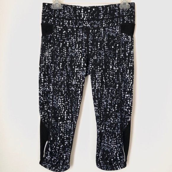 Athleta Pebble Capri Leggings - Picture 2 of 5